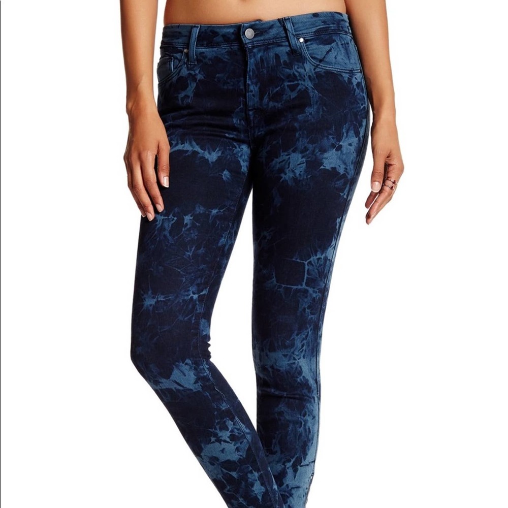 VINCE CAMUTO Skinny Jeans 28